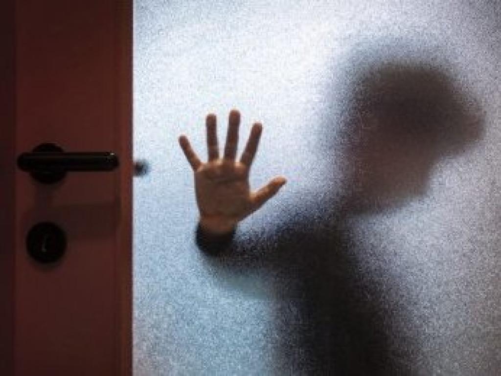 abuso sexual - Menino se queixa de dor e denuncia vizinho de 14 anos por estupro