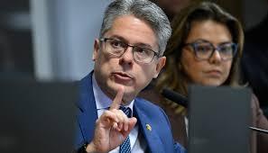 Brasil - Senador tem 23 assinaturas para CPI de Toffoli e Moraes; Flávio Bolsonaro resiste