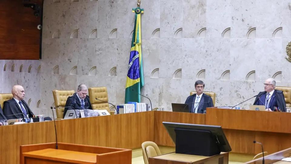 Brasil -  STF retoma julgamento sobre pagamento de penduricalhos