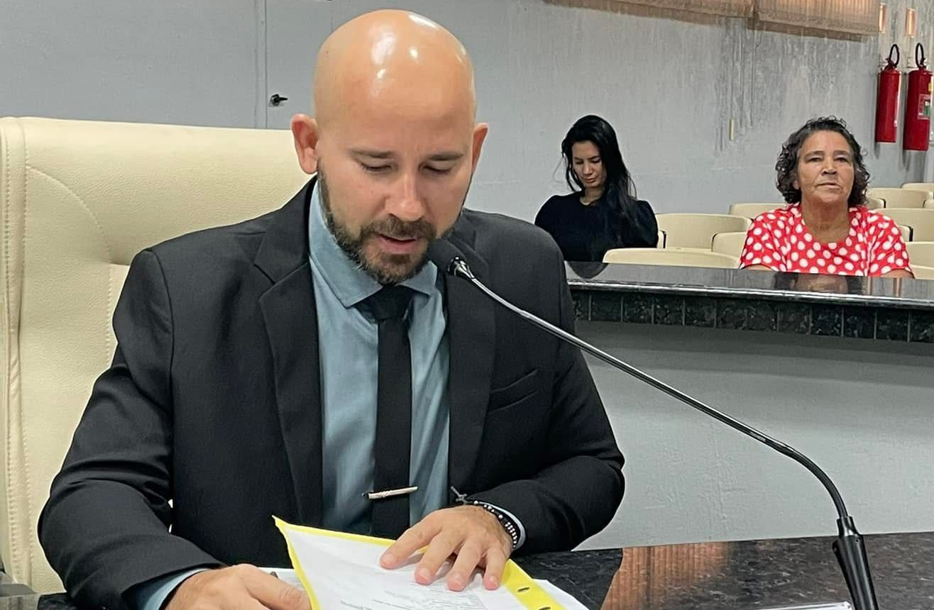 Câmara de Rolim de Moura aprova projeto de autoria do vereador Edinho que impede condenados por crimes graves de atuar na administração pública