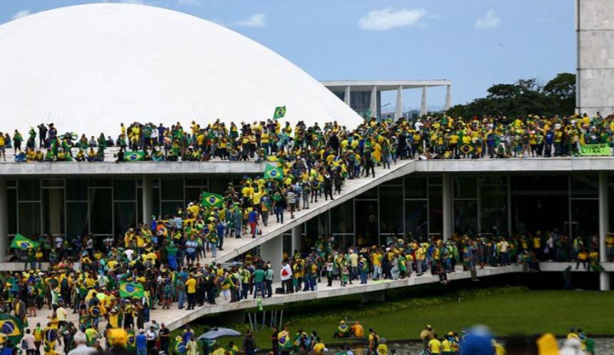 Decisão inédita - Argentina concede asilo para envolvido no 8 de janeiro