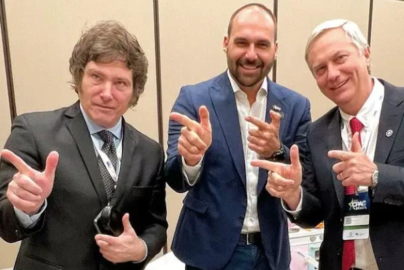 Direita de volta - Lula desiste de ir a posse no Chile após Kast convidar Flavio e Eduardo