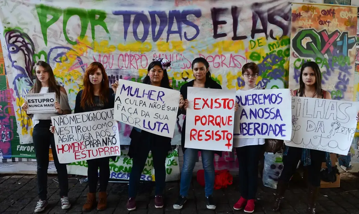 Direitos Humanos Cresce percentual de mulheres que relatam medo de ser estupradas
