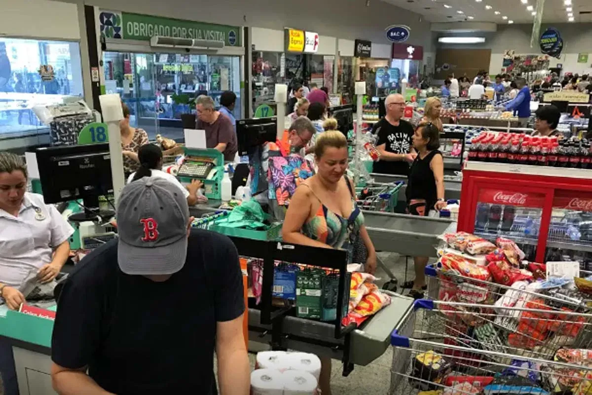 ECONOMIA Mercado eleva previsão da inflação para 4,31% este ano