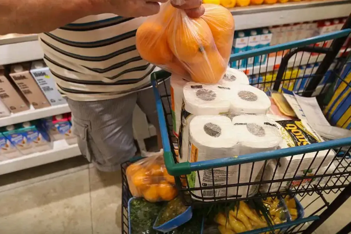 ECONOMIA - Prévia da inflação de março fica em 0,44%, pressionada por alimentos