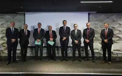 Economia | Trabalho - Redução da jornada de 44 para 36 horas elevaria custo do trabalho por hora em 22%, aponta estudo