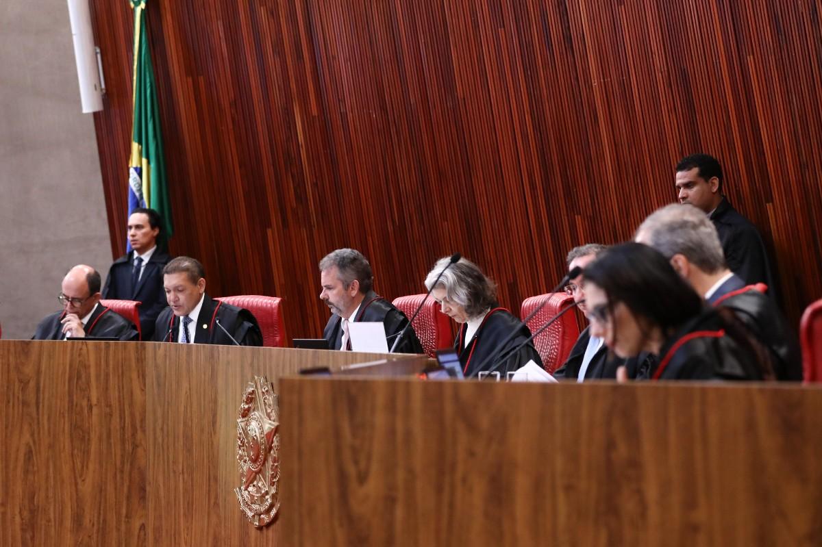Eleições - TSE aprova calendário eleitoral e regulamenta uso de IA nas Eleições 2026