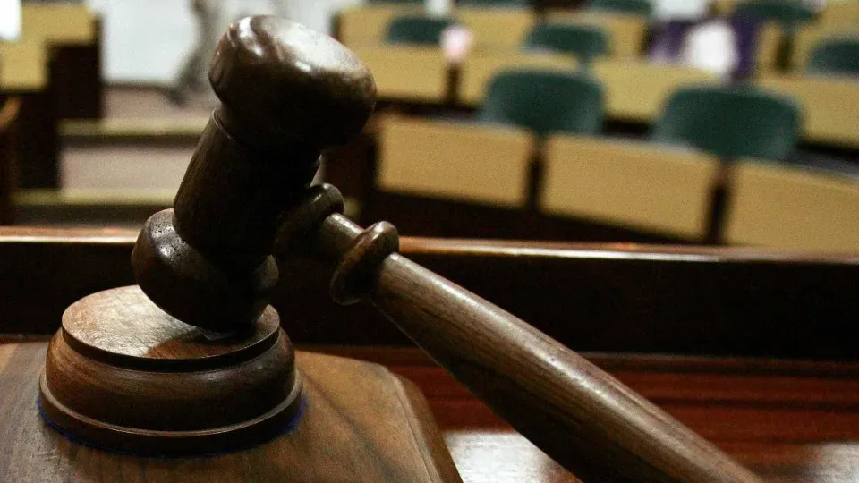 Madrasta é condenada a 49 anos por envenenar enteada e tentar matar enteado no Rio