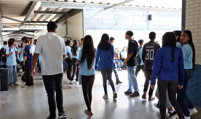 Pé-de-Meia: pagamento para nascidos em nov e dez acontece hoje