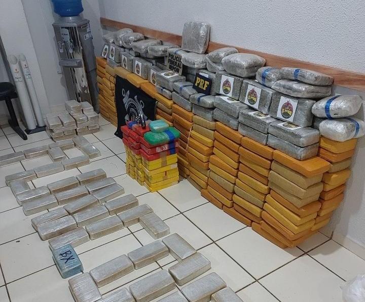 Polícia - Ação conjunta apreende 420 kg de drogas e prende dois traficantes no rio Madeira