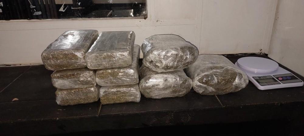 Polícia - Polícia prende homem com 9 kg de maconha e skunk ao tentar embarcar para Porto Velho