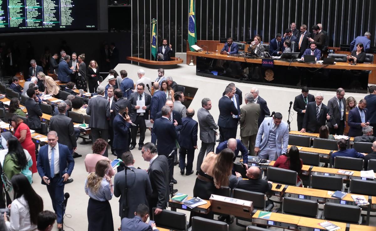 Política - Todos os deputados federais de Rondônia votam a favor da PEC da Segurança Pública