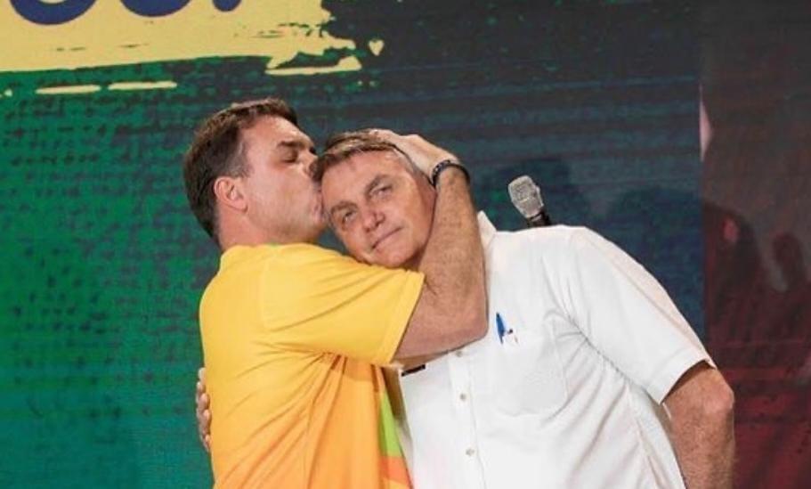 Prisão humanitária - Flávio aguarda domiciliar para Bolsonaro: ‘Ele cumpre todos os requisitos’
