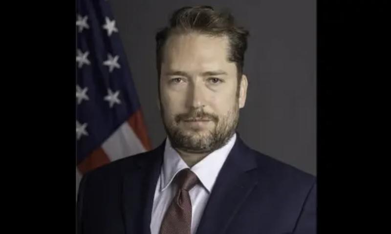 Retaliação  - Governo Lula faz dobradinha com Moraes para vetar visita de assessor de Trump a Bolsonaro