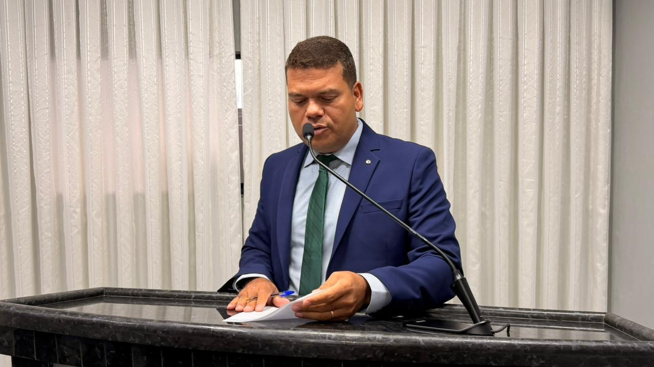 Vereador Adair Cardoso, solicitando ao Executivo informações detalhadas sobre a situação da galeria da ponte localizada na Avenida Rio Branco