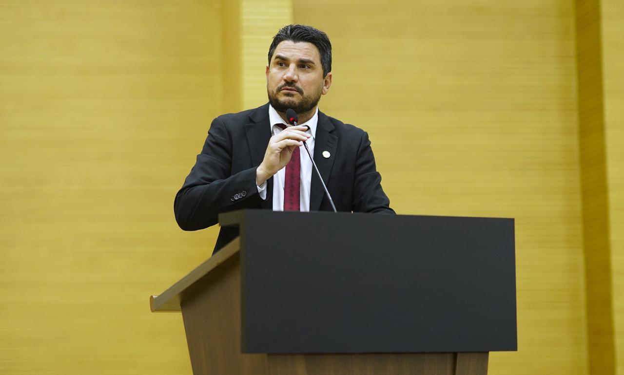 Deputado Jean Mendonça denuncia sucateamento da Usina de Calcário e alerta para prejuízos aos agricultores