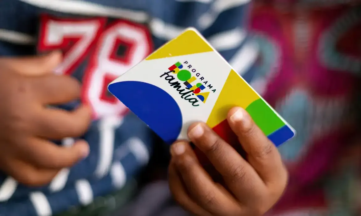 Economia - Caixa começa a pagar Bolsa Família de abril