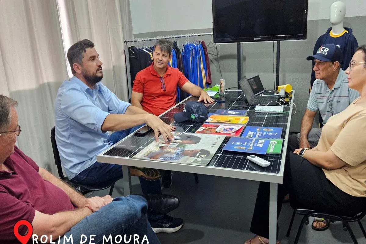 Educação - Jean Mendonça visita Colégio Virtus em Rolim de Moura e discute demandas da comunidade escolar