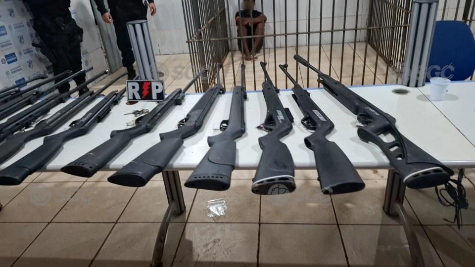 Plantão de Polícia -  VÍDEO: Quadrilha quebra parede e furta 12 carabinas em Porto Velho
