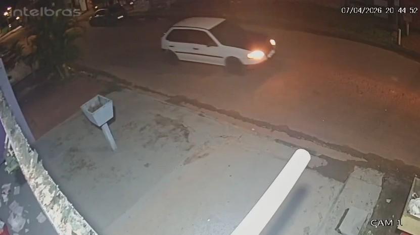 Polícia - Bandidos armados invadem casa em busca de ouro, agridem mulheres, mas fogem apenas com corrente