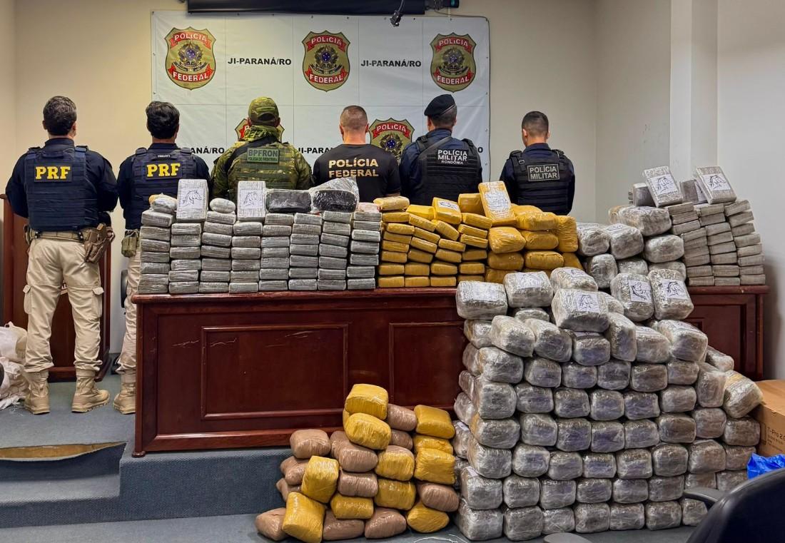 Polícia - Forças de segurança apreendem 460 kg de drogas escondidos em carro na região de fronteira