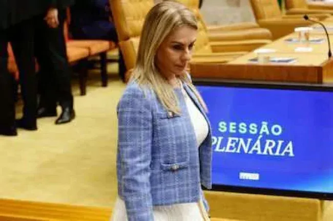 Política - Surge alguém que recebeu mais que Viviane Barci no escândalo do Banco Master