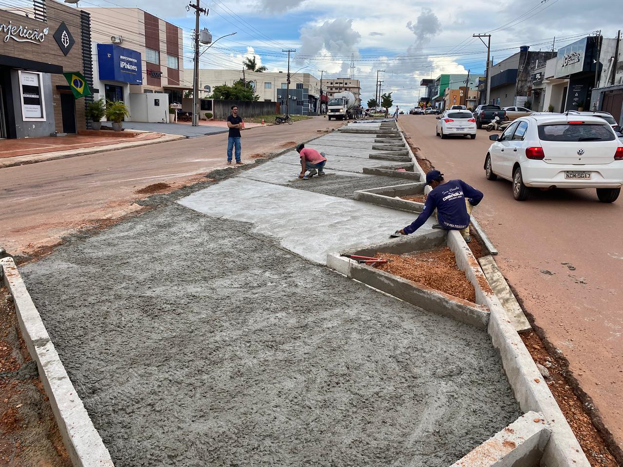 Prefeito Aldo Júlio intensifica obras e amplia vagas de estacionamento em Rolim de Moura