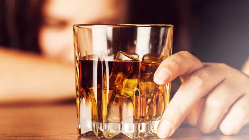 Quase 12 milhões de brasileiros sofrem com alcoolismo, aponta pesquisa
