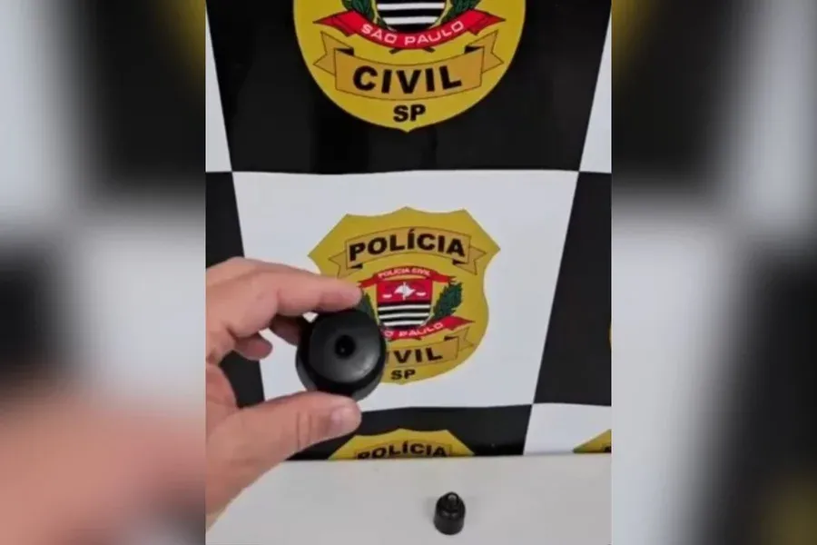 São Paulo - Câmeras ocultas: padrasto é preso por gravar secretamente enteada nua. Veja vídeo