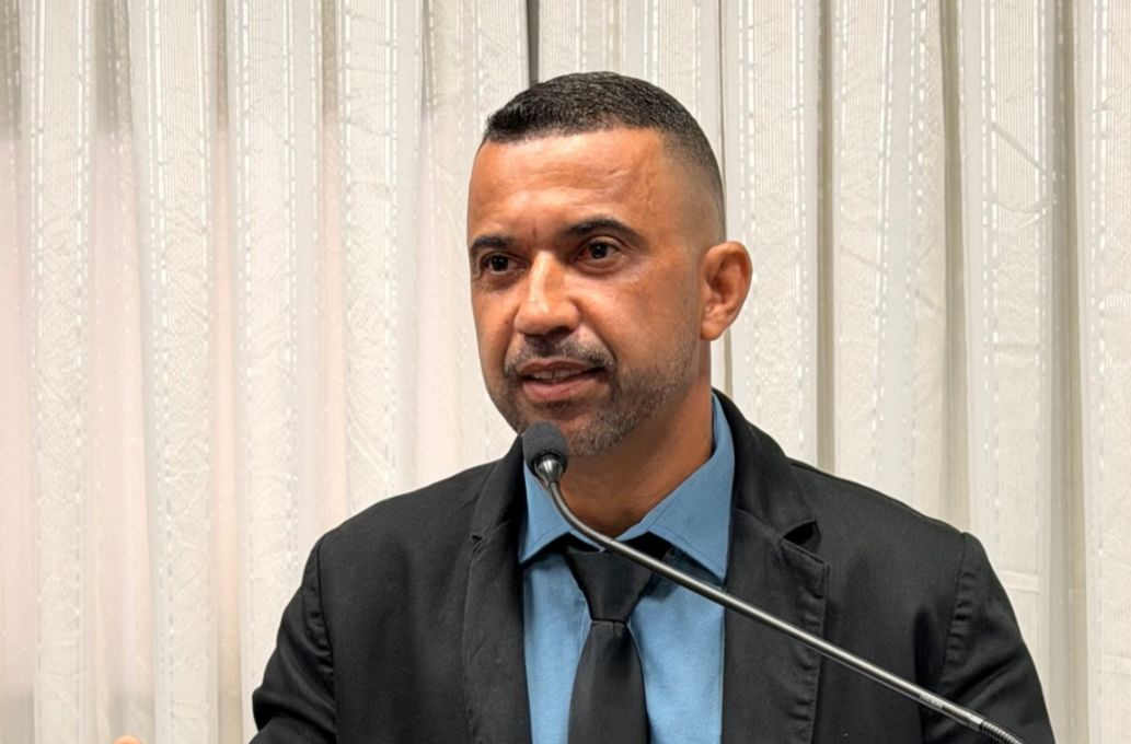 Vereador professor Edilson solicita ao Executivo serviço de patrolamento e iluminação pública para melhoria na trafegabilidade dos munícipes