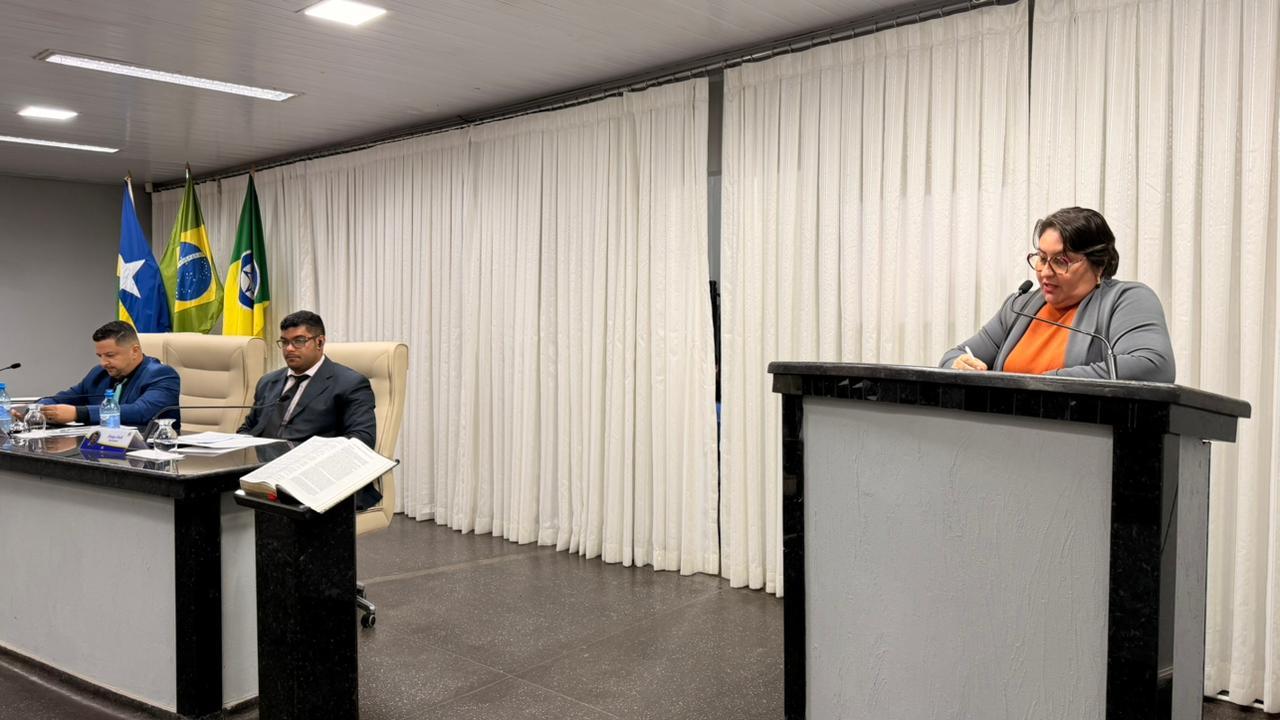 Vereadora Janete solicita pavimentação asfáltica nas proximidades das Escolas no bairro Centenário 