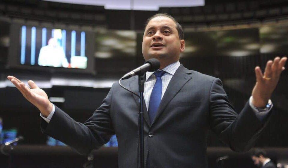 Viagem aos EUA  - Vice-líder do governo Lula usou jatinho ligado a Vorcaro