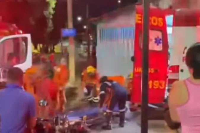Violência -  Criança de 2 anos e mais quatro são esfaqueados na rua em Santa Maria