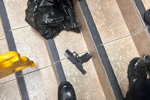 Polícia - Funcionárias mortas em ataque a tiros em escola são identificadas pela polícia