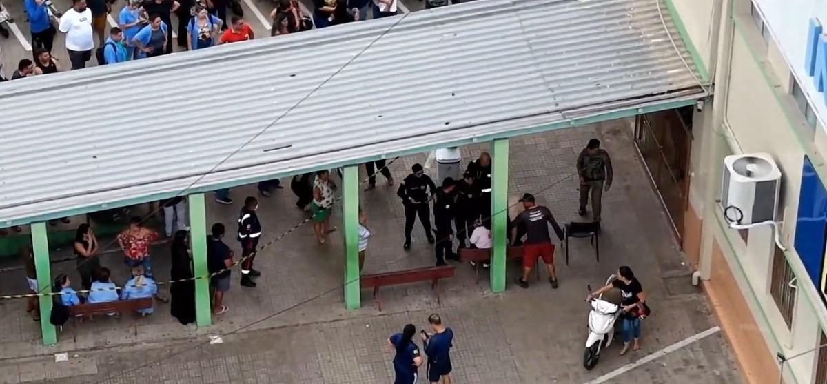 Polícia - Vídeo: duas funcionárias são mortas em ataque a tiros dentro de escola em Rio Branco