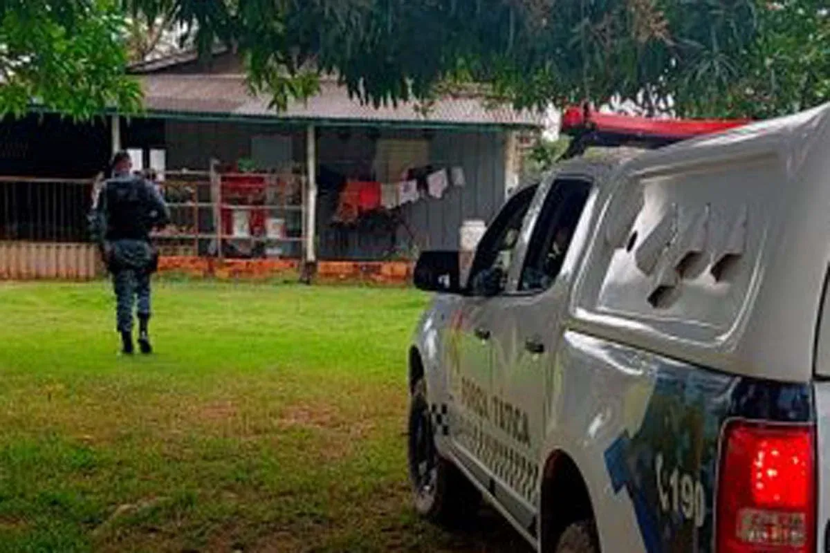 Rolim de Moura Criminosos armados invadem residência e amarraram vítimas durante assalto