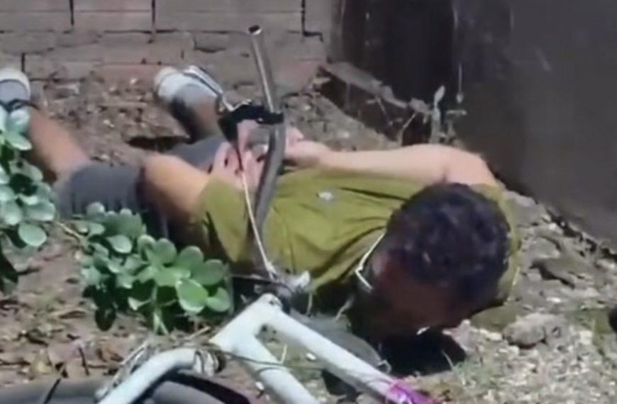 Tarado é flagrado se masturbando observando crianças na janela de casa e acaba detido em MT; vídeo
