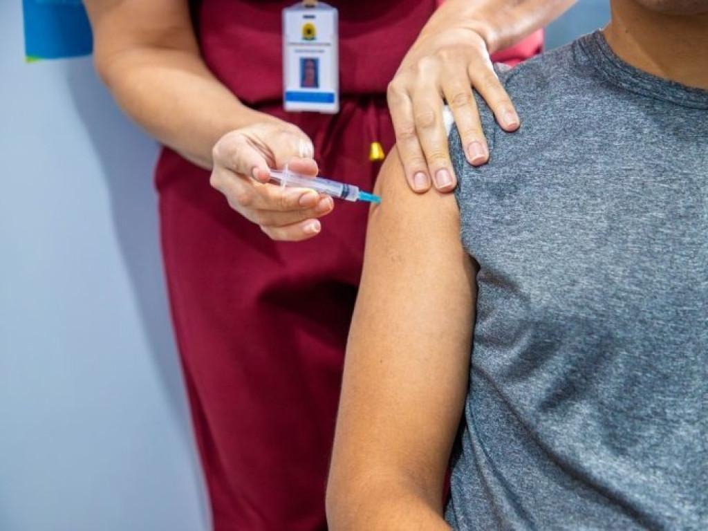 VACINAÇAL ESPECIAL - Central de vacinas imuniza desde bebês prematuros até idosos