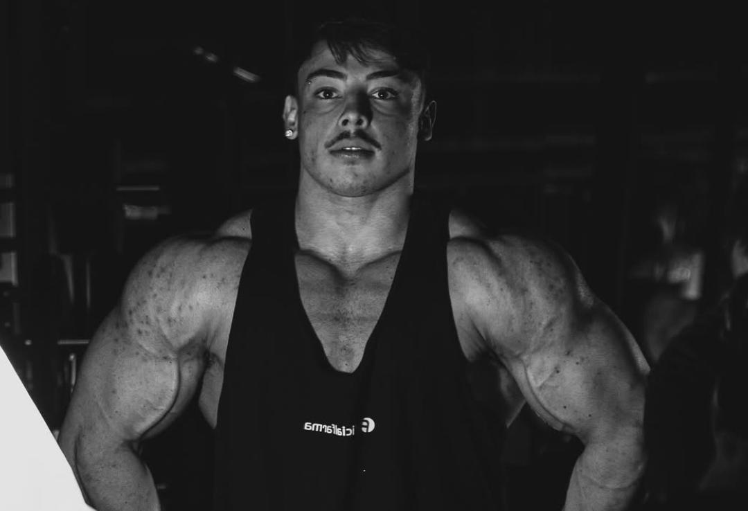 VÍDEOS - Luto no fisiculturismo - Fisiculturista e influenciador brasileiro, Gabriel Ganley, morre aos 22 anos