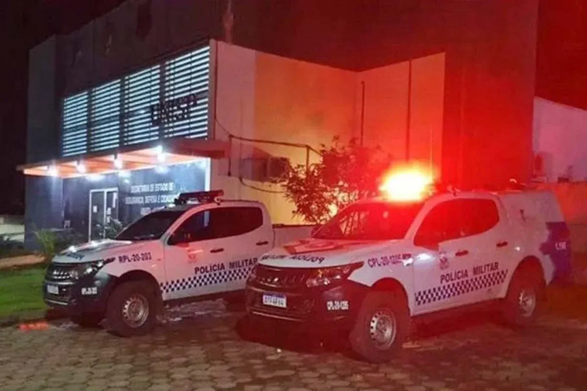 Violencia - Homem é esfaqueado no pescoço durante tentativa de homicídio em Jaru