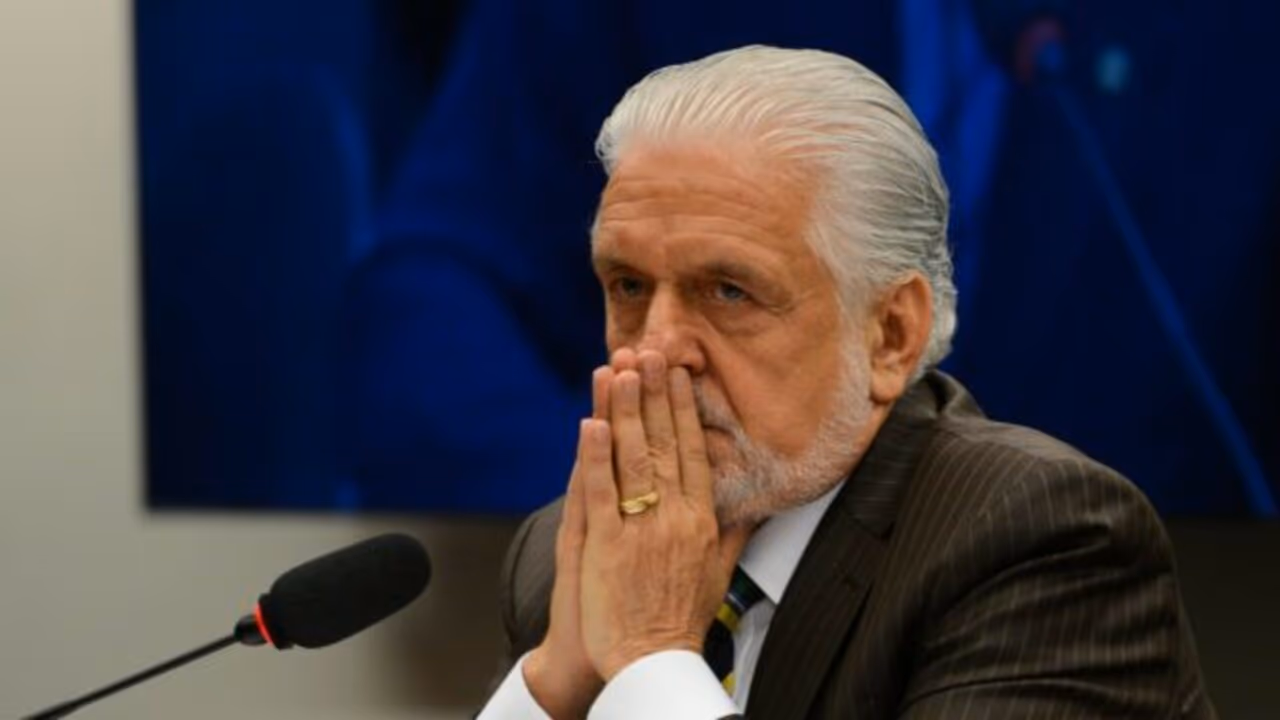 Brasil - Jaques Wagner tenta encontro com Lula após operação da PF