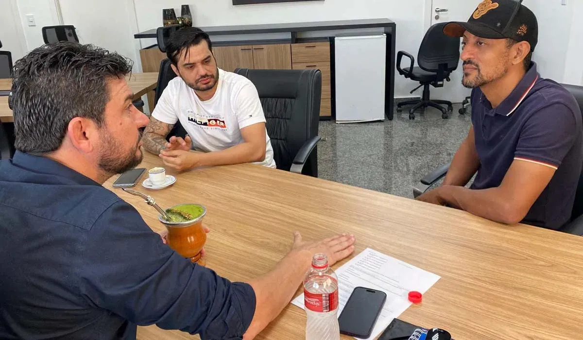 DEMANDAS - Deputado Jean Mendonça discute projetos e melhorias para Alvorada do oeste