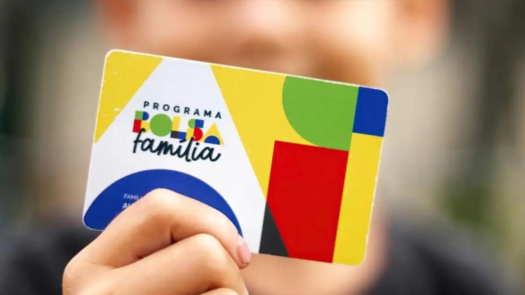 FARRA - TCU expõe apagão de controle no Bolsa Família no governo Lula