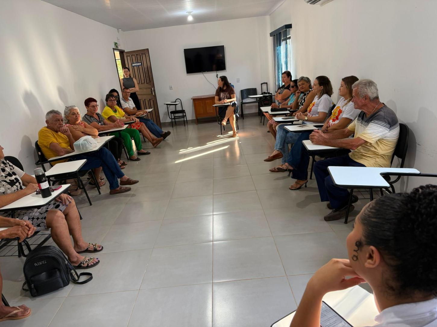 Junho Violeta: Assistência Social promove ação de conscientização e fortalecimento dos direitos da pessoa idosa em Rolim de Moura
