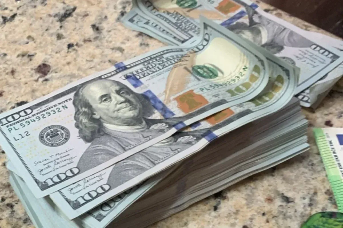 Negócios - Dólar dispara a R$ 5,16 com decisões sobre juros nos EUA e no Brasil