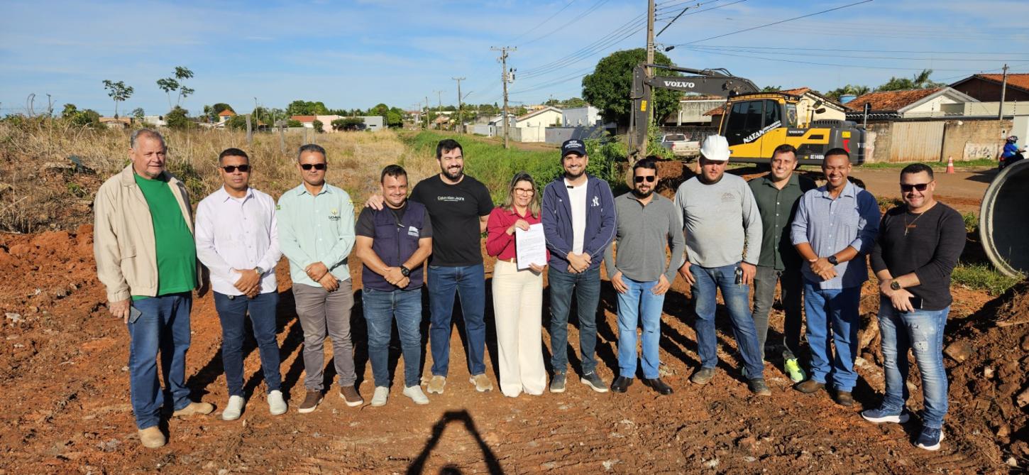 Parceria entre Jean Mendonça, Marcilene Rodrigues e Fábio Matias garante obra de drenagem no BNH 2 em Pimenta Bueno