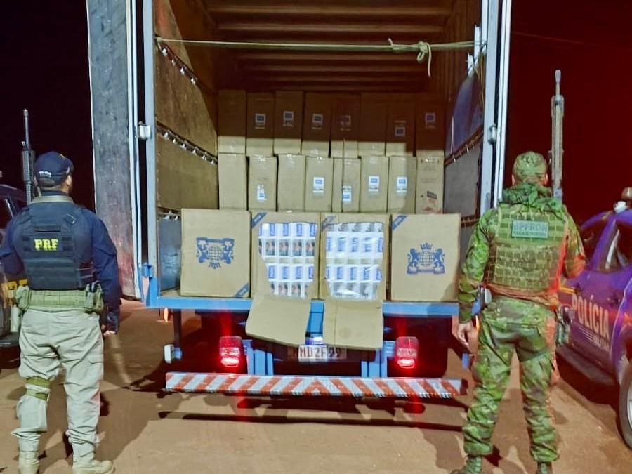 Polícia - Fiscalização na BR-364 intercepta carga milionária de cigarros contrabandeados