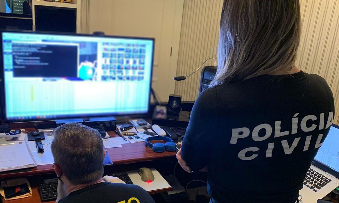 Polícia - Operação da Polícia Civil mira três investigados por armazenamento de pornografia infantil em Rondônia