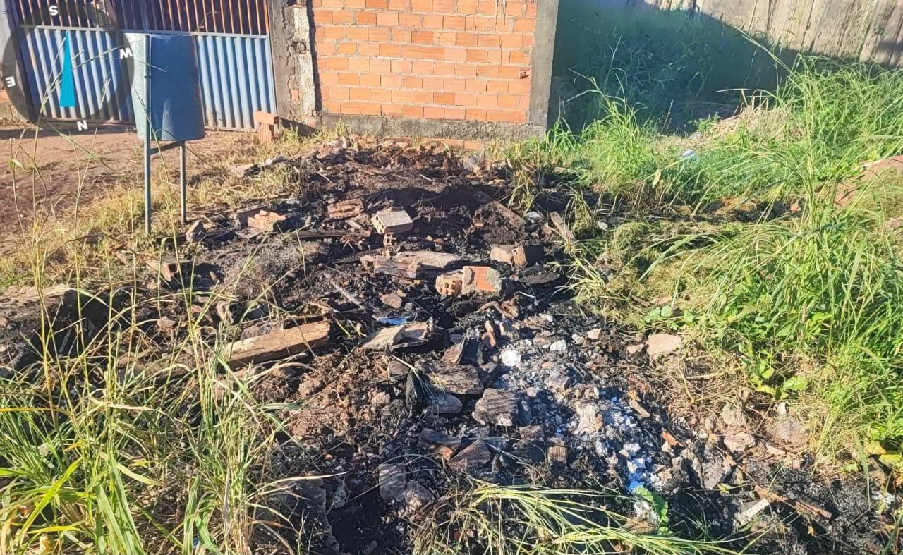 Queimadas noturnas também geram multa Rolim; proprietário foi autuado após incêndio em terreno no Bairro Olímpico