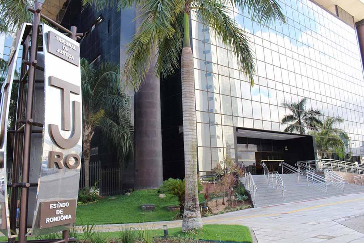 ROLIM DE MOURA - TV Câmara: Justiça de Rondônia condena ex-presidente do Legislativo municipal, ex-servidor e empresa por contratação considerada irregular